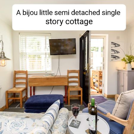 Bijou Coastal Apartment In Polperro With Hot Tub Onsite Parking Downhill Walk To Village Extérieur photo