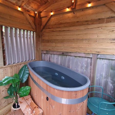 Bijou Coastal Apartment In Polperro With Hot Tub Onsite Parking Downhill Walk To Village Extérieur photo