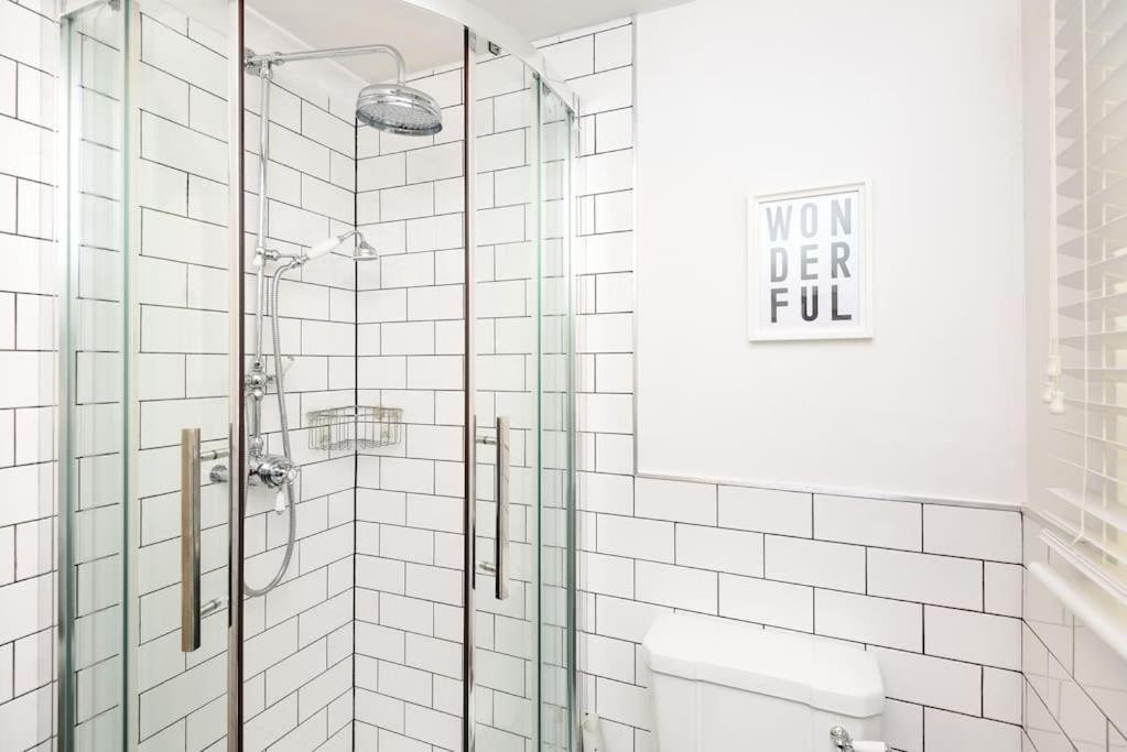 Bijou Coastal Apartment In Polperro With Hot Tub Onsite Parking Downhill Walk To Village Extérieur photo