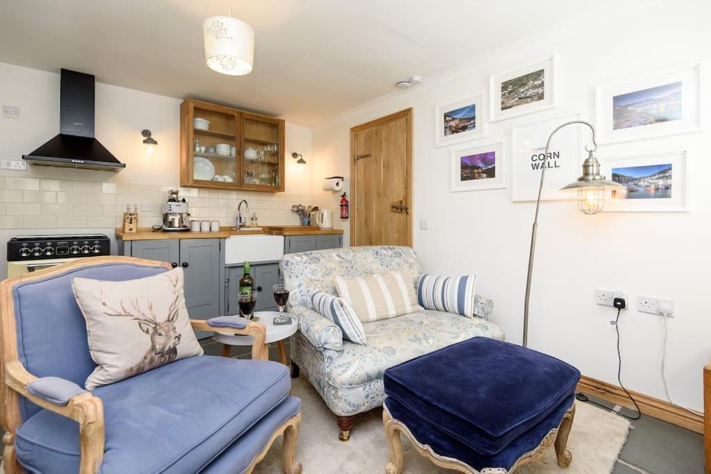 Bijou Coastal Apartment In Polperro With Hot Tub Onsite Parking Downhill Walk To Village Extérieur photo