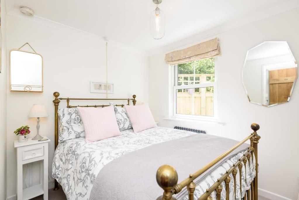 Bijou Coastal Apartment In Polperro With Hot Tub Onsite Parking Downhill Walk To Village Extérieur photo