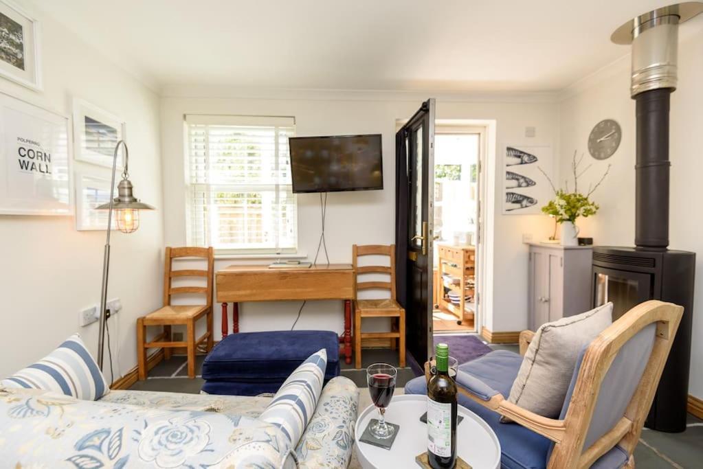 Bijou Coastal Apartment In Polperro With Hot Tub Onsite Parking Downhill Walk To Village Extérieur photo