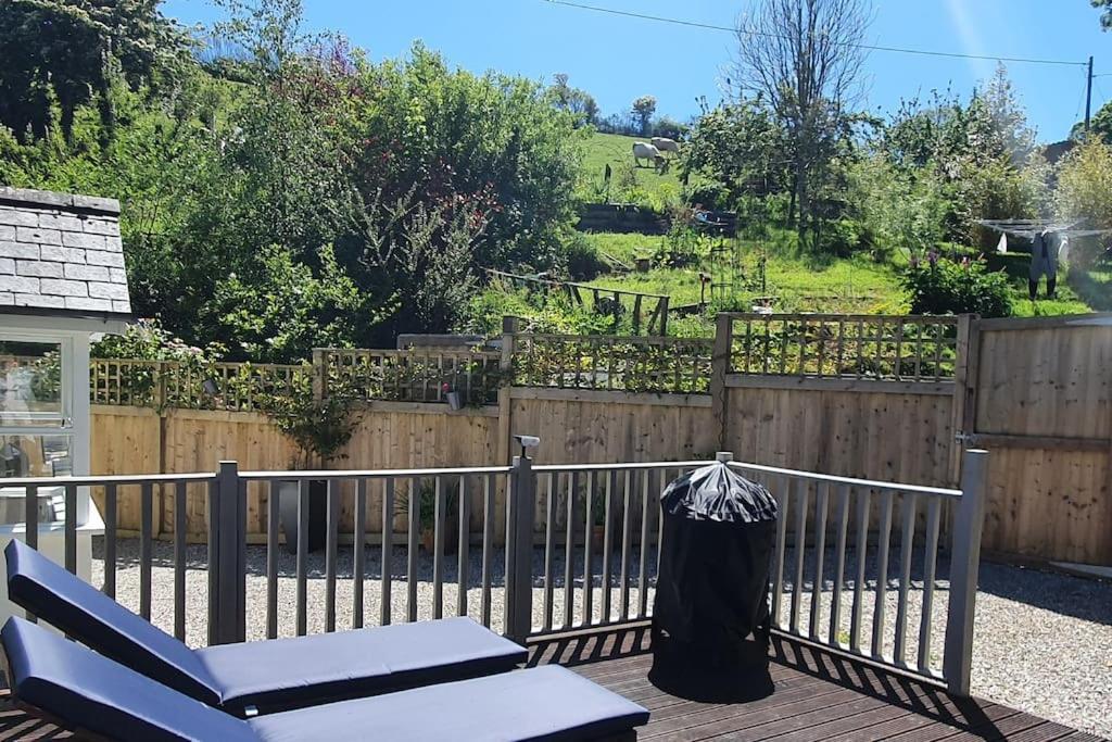 Bijou Coastal Apartment In Polperro With Hot Tub Onsite Parking Downhill Walk To Village Extérieur photo