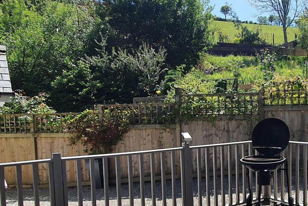 Bijou Coastal Apartment In Polperro With Hot Tub Onsite Parking Downhill Walk To Village Extérieur photo