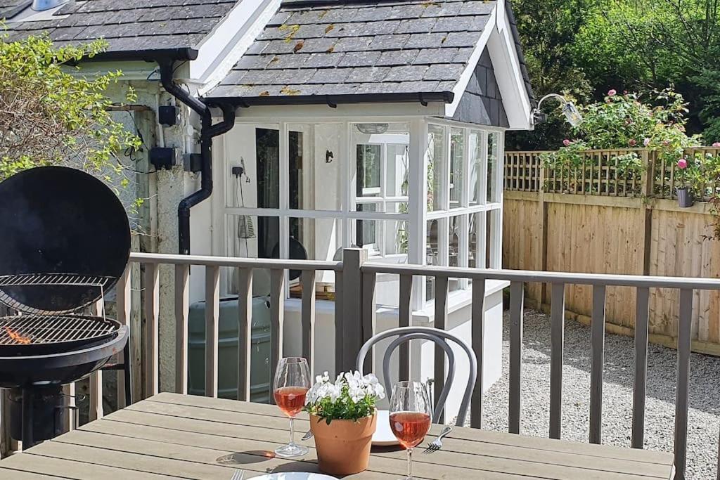 Bijou Coastal Apartment In Polperro With Hot Tub Onsite Parking Downhill Walk To Village Extérieur photo