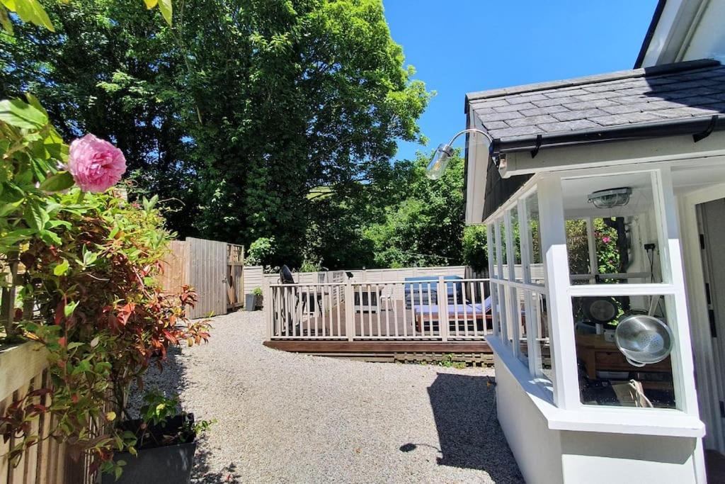 Bijou Coastal Apartment In Polperro With Hot Tub Onsite Parking Downhill Walk To Village Extérieur photo