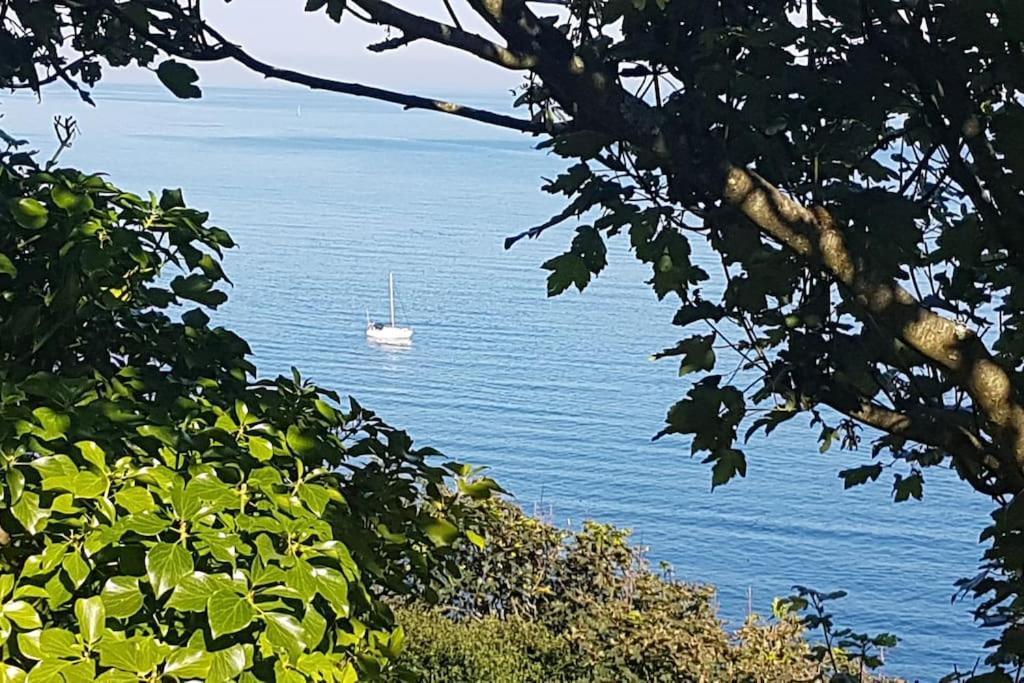 Bijou Coastal Apartment In Polperro With Hot Tub Onsite Parking Downhill Walk To Village Extérieur photo