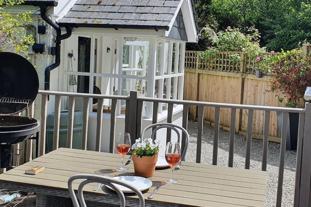 Bijou Coastal Apartment In Polperro With Hot Tub Onsite Parking Downhill Walk To Village Extérieur photo