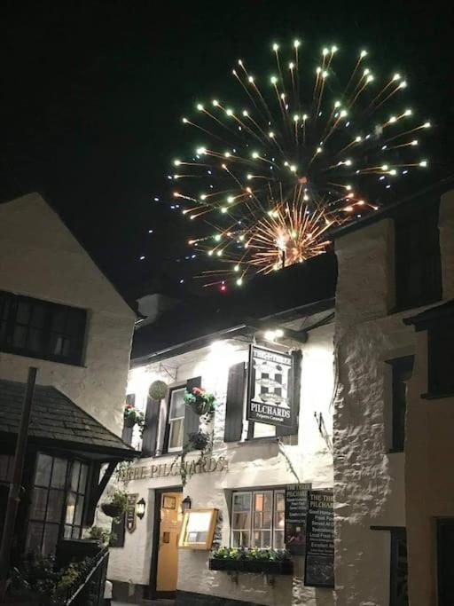 Bijou Coastal Apartment In Polperro With Hot Tub Onsite Parking Downhill Walk To Village Extérieur photo