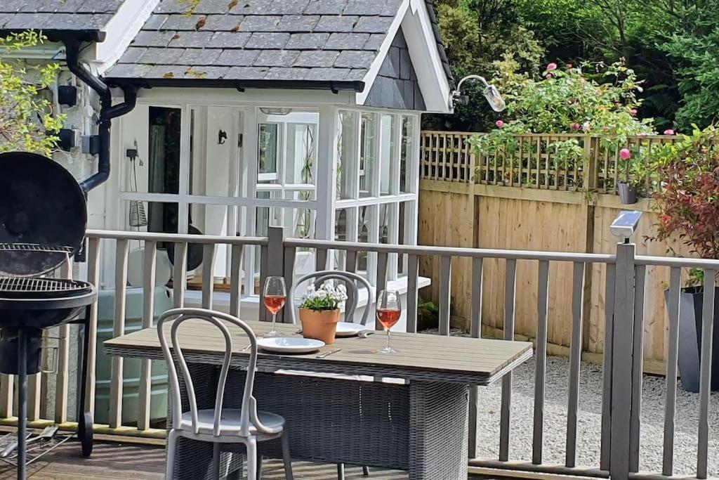 Bijou Coastal Apartment In Polperro With Hot Tub Onsite Parking Downhill Walk To Village Extérieur photo