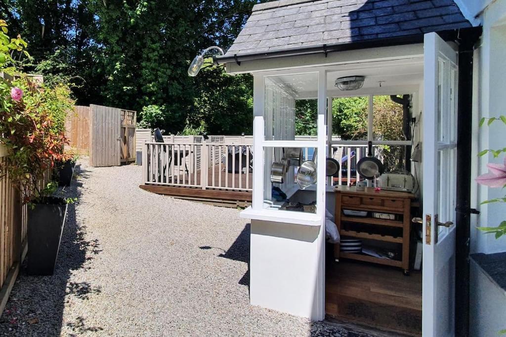 Bijou Coastal Apartment In Polperro With Hot Tub Onsite Parking Downhill Walk To Village Extérieur photo