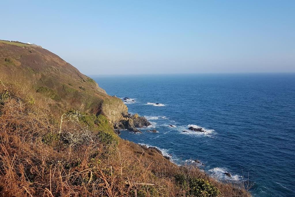 Bijou Coastal Apartment In Polperro With Hot Tub Onsite Parking Downhill Walk To Village Extérieur photo