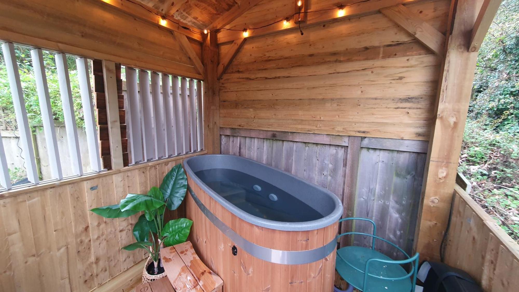 Bijou Coastal Apartment In Polperro With Hot Tub Onsite Parking Downhill Walk To Village Extérieur photo